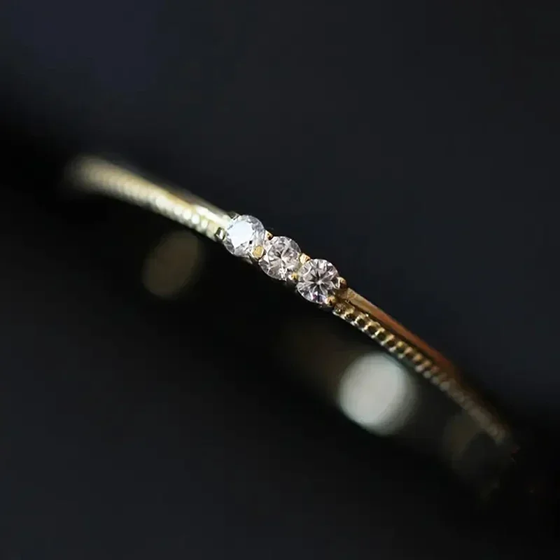 Huitan Minimalistische kleine CZ-Fingerringe für Damen, Metall, silberfarben/goldfarben, modische, vielseitige Ringe, Alltagsschmuck – Detail 11