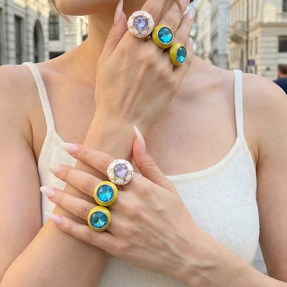 Vintage Blumen-Emaille-Design Kuppelring Statement Edelstahl Chunky Ringe 18k Vergoldet Großer Funkelnder Steinring für Damen – Detail 11