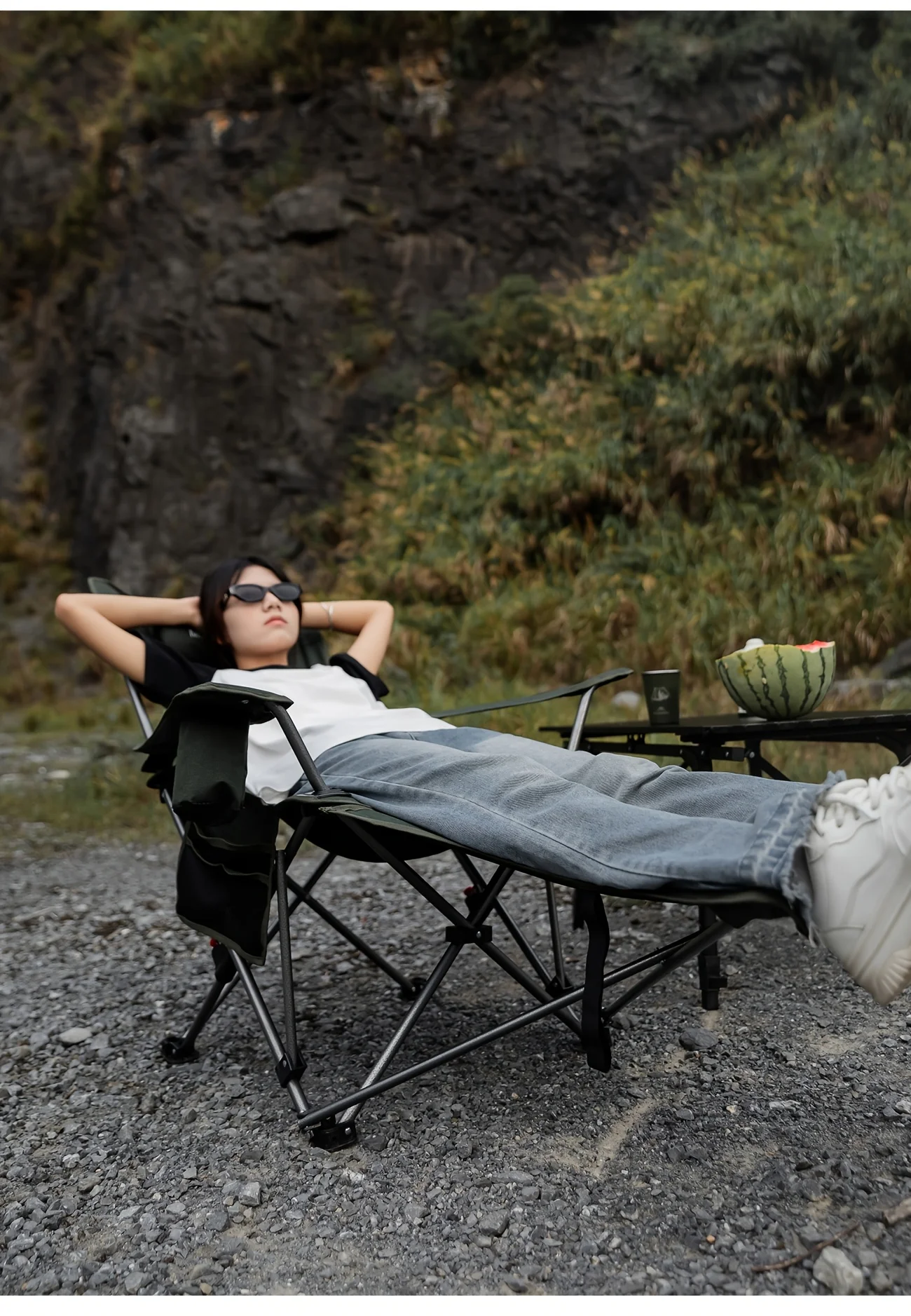 MOUNTAINHIKER 600D Klappstuhl aus Oxford-Stoff – tragbarer Outdoor-Campingstuhl und Strandstuhl, 4 verstellbare Liegen – Detail 17