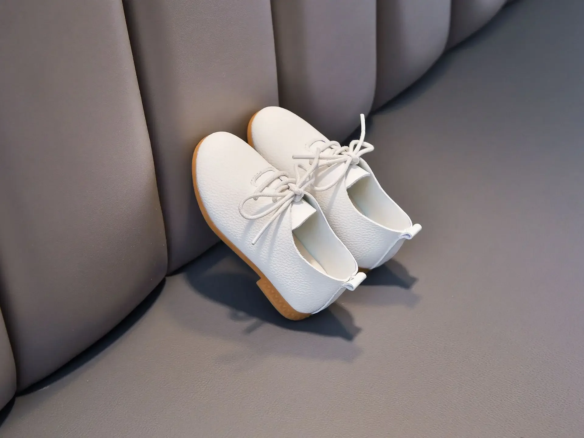 Kinder-Flachschuhe Einfarbig Matt PU Britischer Stil Kinder-Lederschuhe Rutschfest 2026 Neue Mode Jungen Mädchen Schicke Schuhe Weich – Detail 17