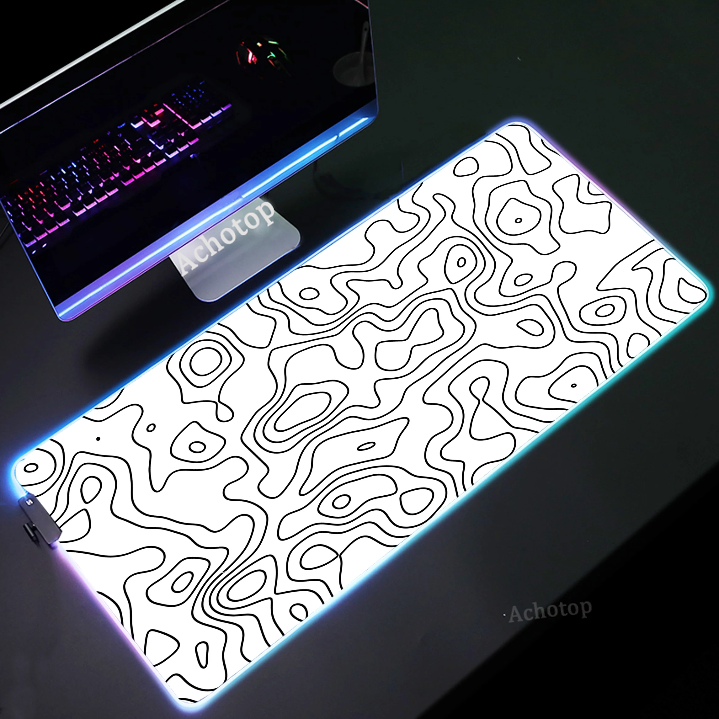 Рисунок 3 - Черный и белый коврик для мыши с RGB подсветкой