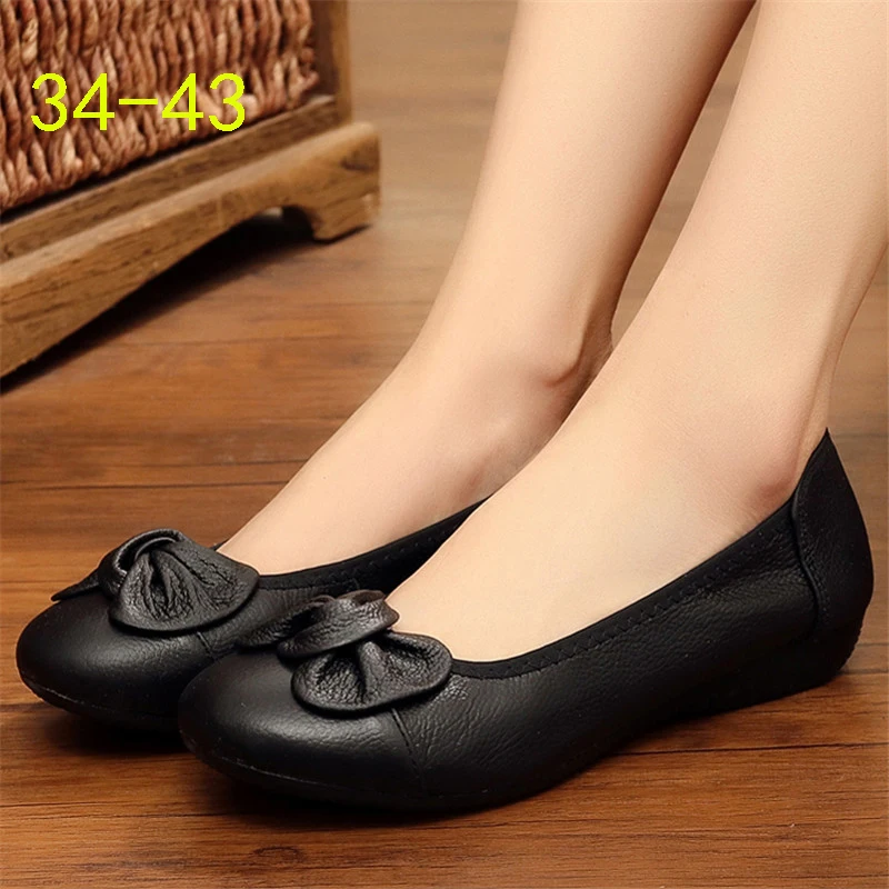 2022 New Genuine Leather Shoes Woman Slip On Women Flats Moccasins Women's Loafers Spring Autumn Mother Shoe Big Size 35-44