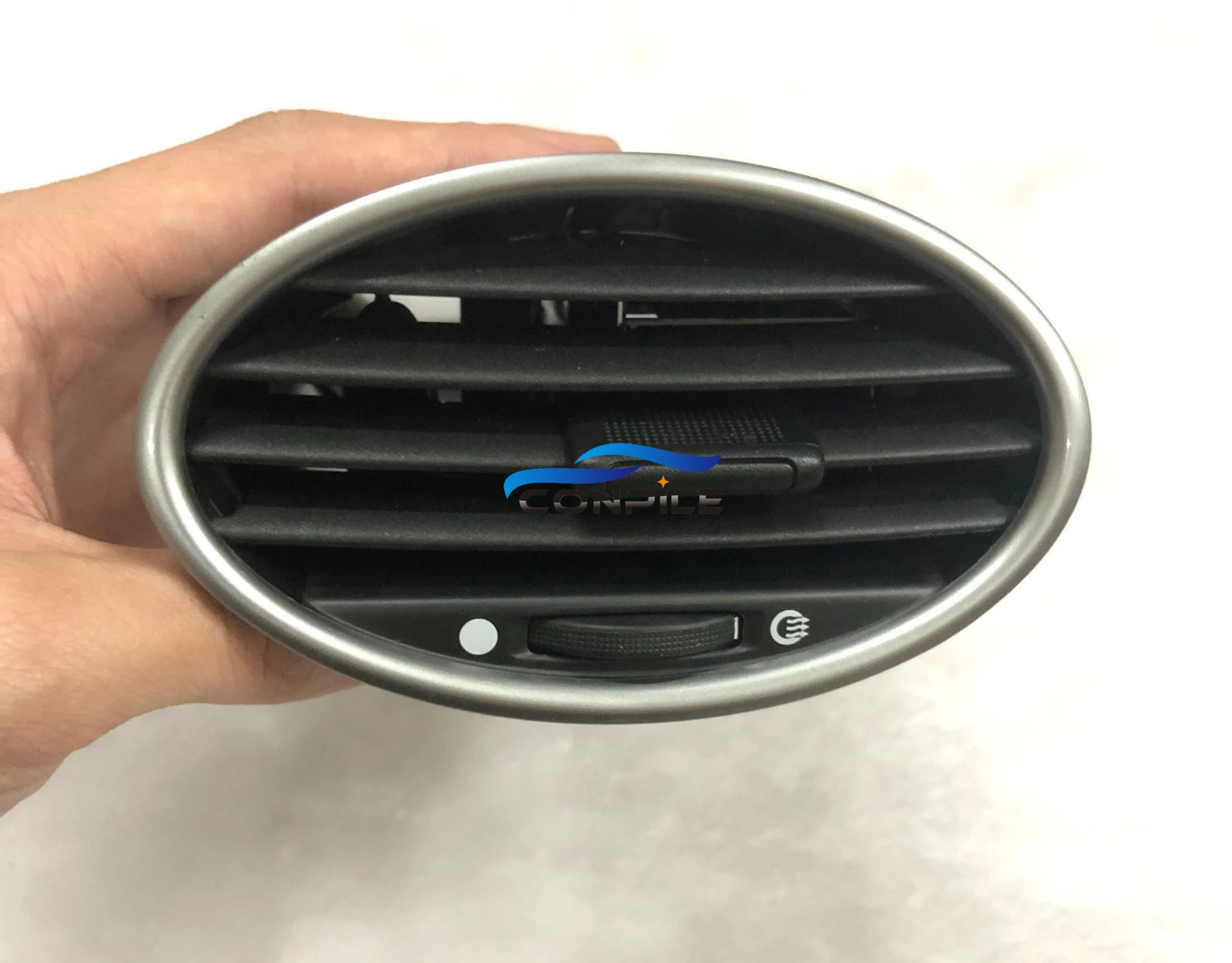 

Выход кондиционера для приборной панели Ford focus 2005-201