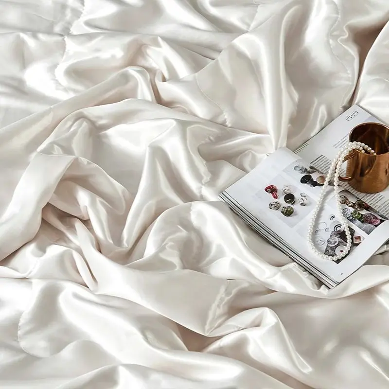 لحافات صيفية بيضاء مقاس 150 × 200/180 × 220 / 200...