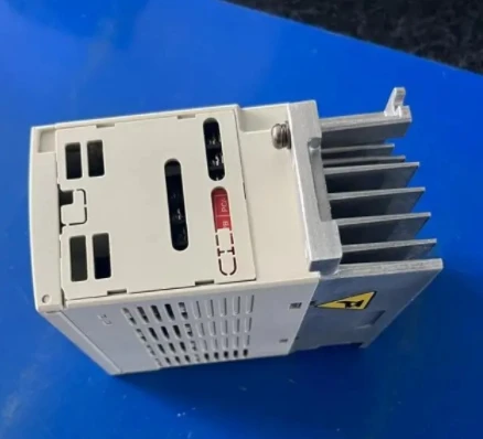 

VFS11S-2007PL-WN 220V 0.75KW инвертор, хорошо работает, в наличии