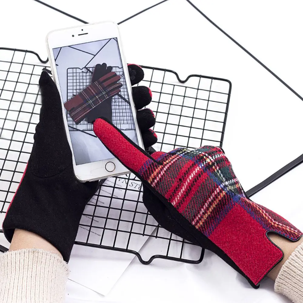 Women Warm Full Finger Gloves Retro Plaid Gloves Autumn and Winter Fashion Versatile Gothic Lolita Touch Screen Girl Gift