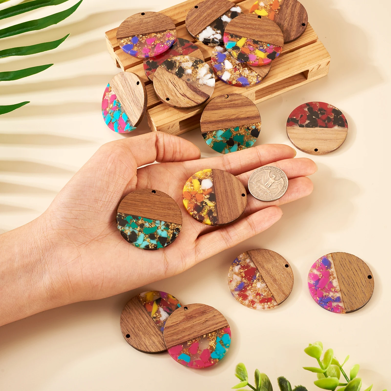 16Pcs Transparent Resin Wood Pendants Gold Color Foil Flat Round Charms for DIY Jewelry Earrings Necklace Jewelry Making