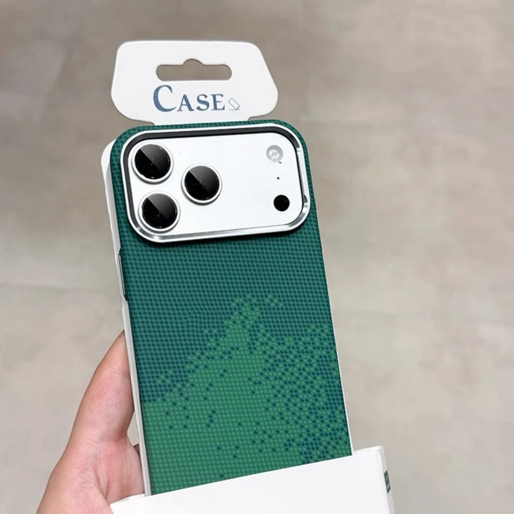 Luxury Carbon Fibre Kevlar Pattern Phone Case with MagSafe-Compatible Wireless Charging