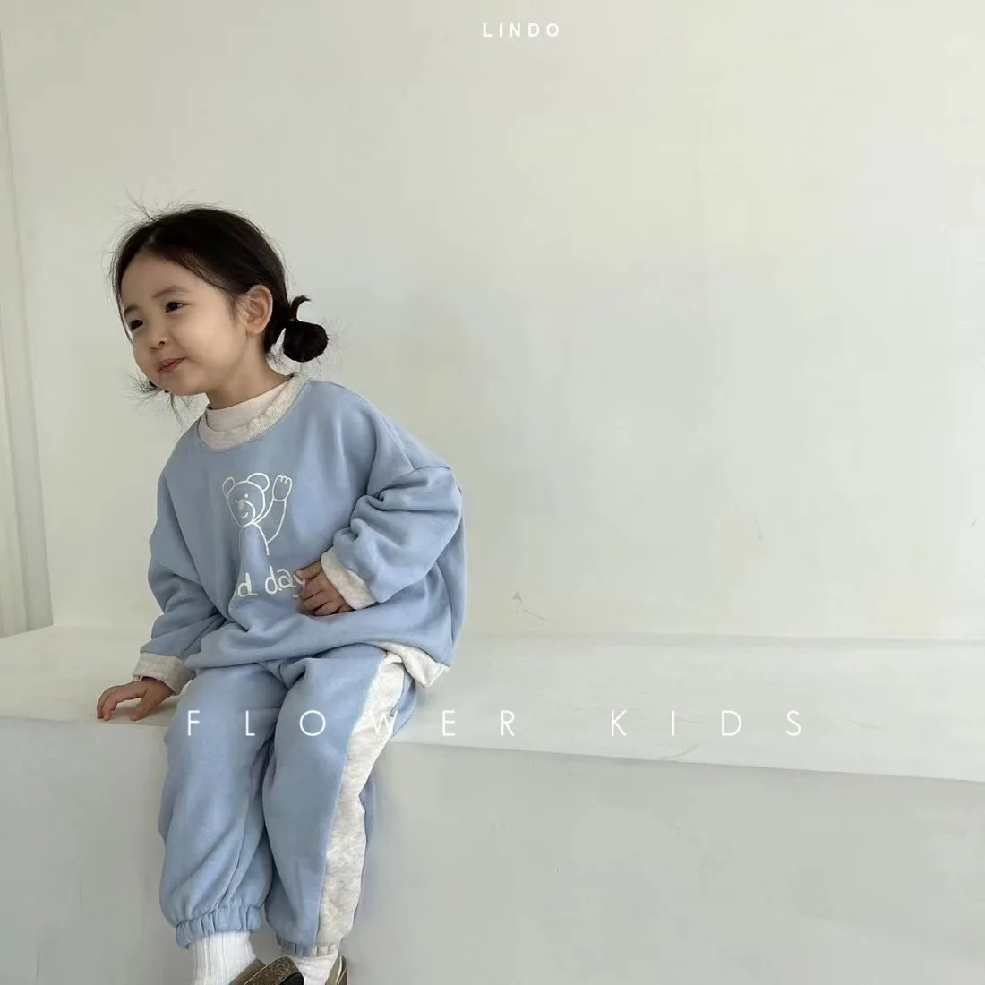 

Осень-весна 2024, комплект одежды для маленьких девочек, хлопковые толстые штаны-джоггеры, костюм с принтом мультяшных медведей и букв, наряд в стиле пэчворк с каймой