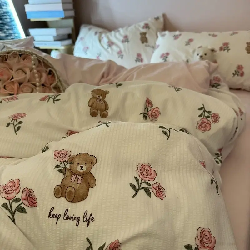 

Princess style ins rose bear bubble cotton quilt cover, washed cotton four piece set, 1.8 girls apartment bed sheet three piece