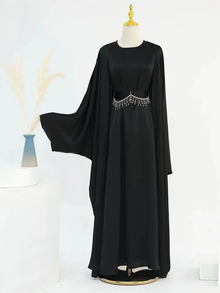 Black with one chain