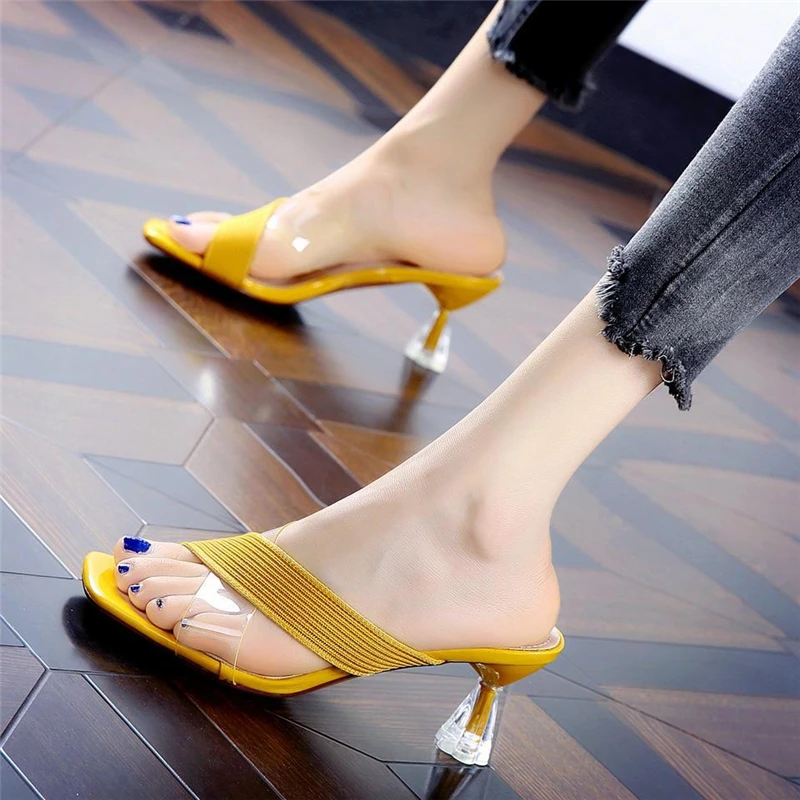 

KNCOKAR 2022 Female Slippers Women Fashion High Heels Transparent Medium Heel Elegant Summer Sandals for Girls Women's