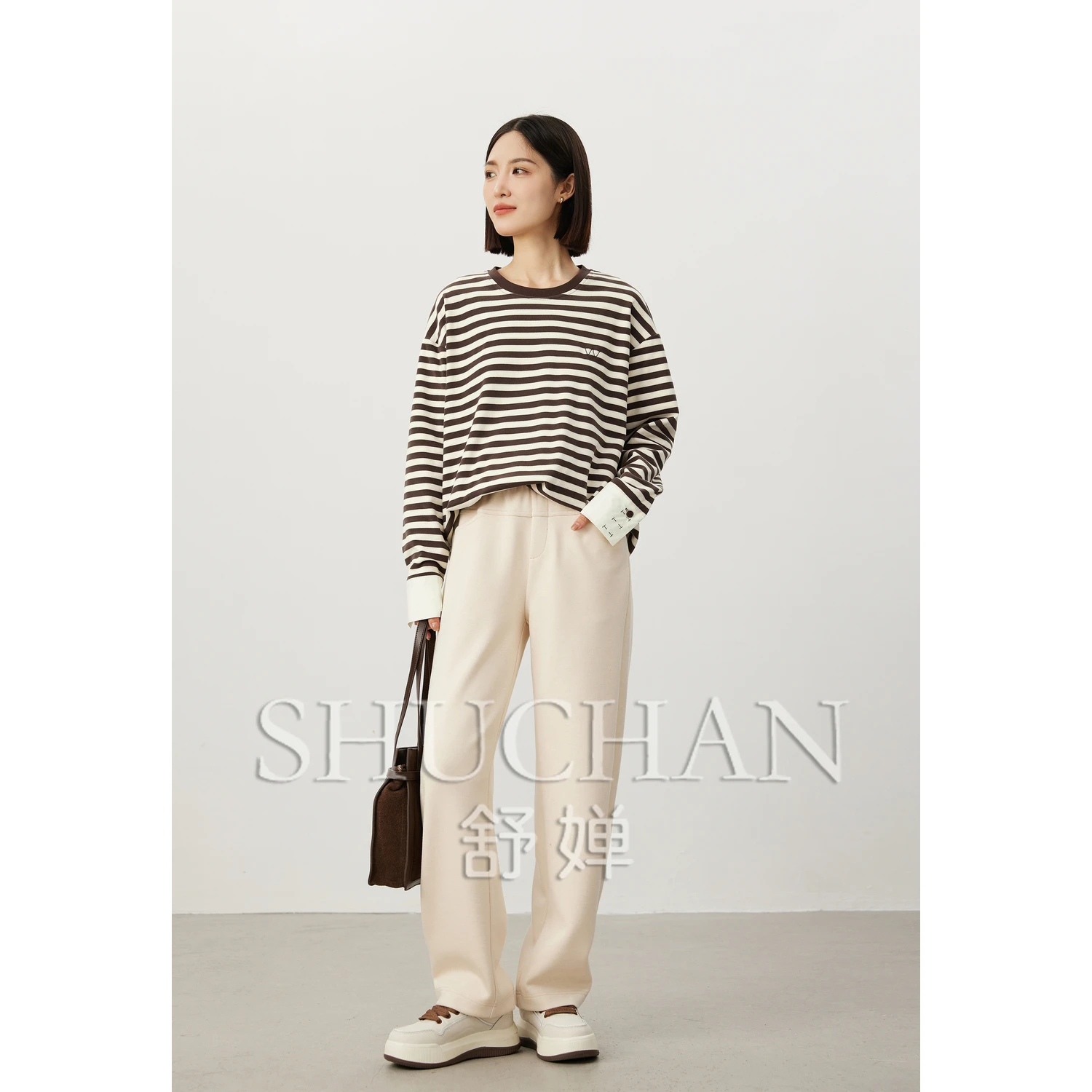 

Double Sided Brushed Contrasting Striped Embroidery Loose Round Neck Long Sleeved T-shirt for Women Winter Warm 2023 New