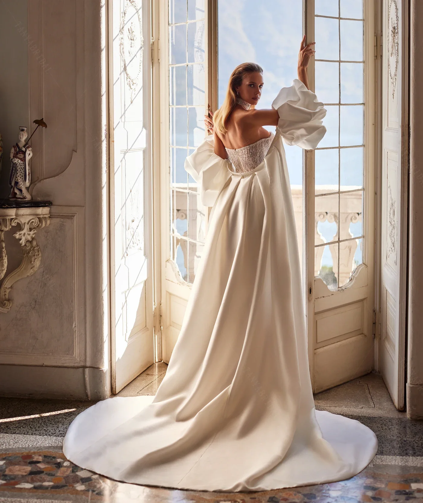 Satin Bridal Detachable Train With Puff Sleeves Morden Wedding Removable Skirt For Dresses Sexy Bridal Overskirt Cape