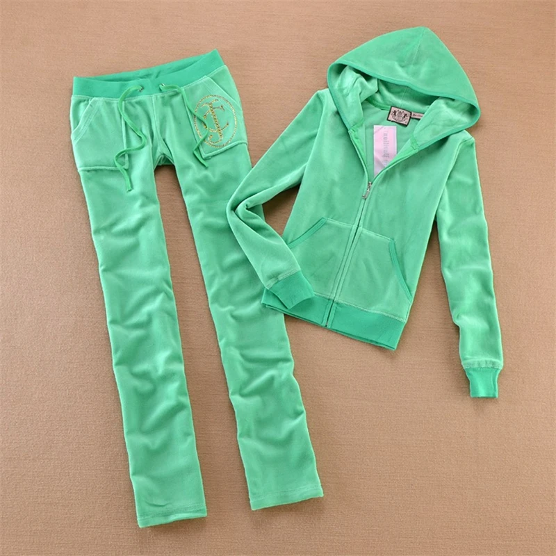 Рисунок 3 - Женский Бархатный спортивный костюм