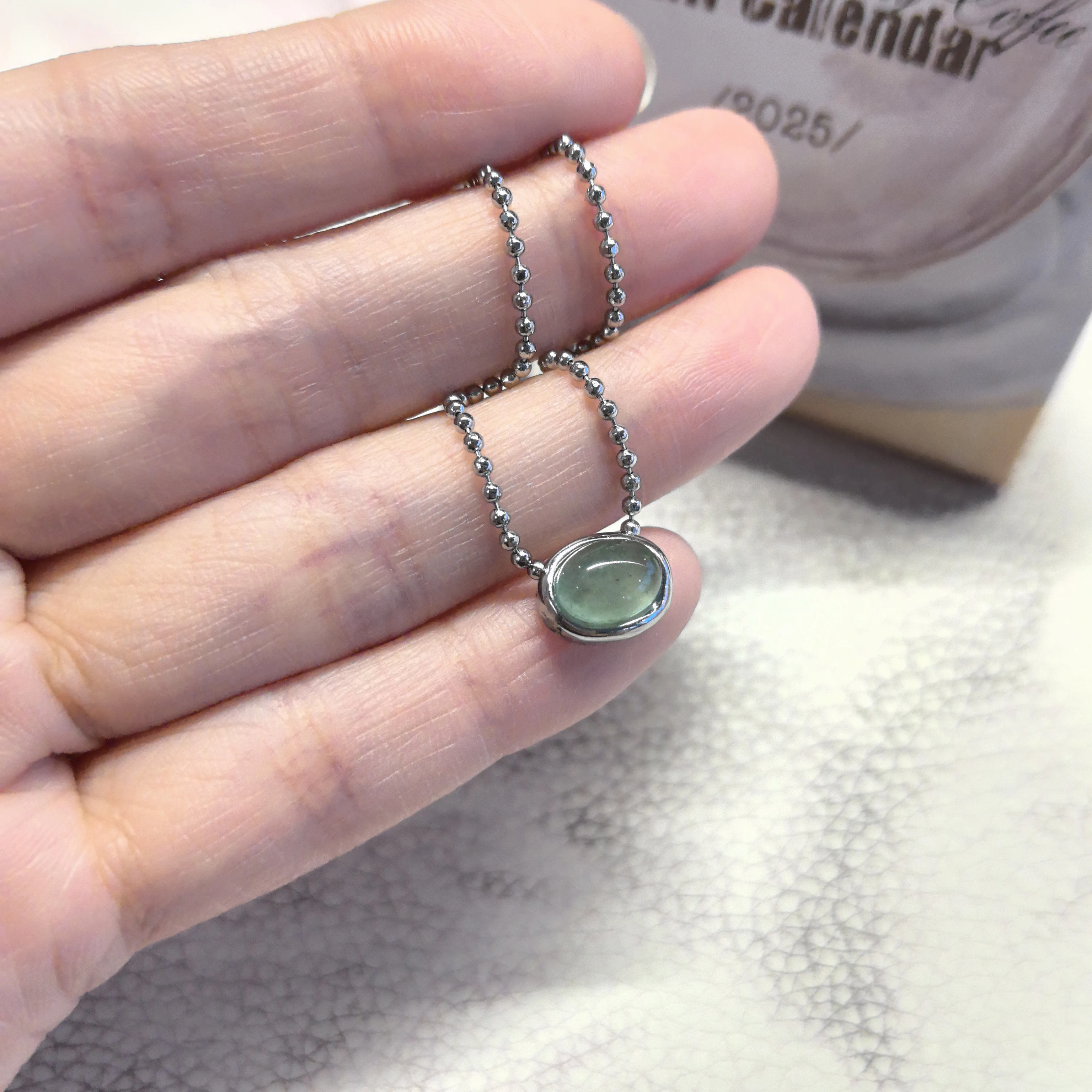 Halskette aus 925er-Sterlingsilber, grün, blau, unregelmäßiger Anhänger, eleganter Halsband für Frauen und Mädchen, Schmuck, Geschenk, Dropshipping, Großhandel – Detail 1