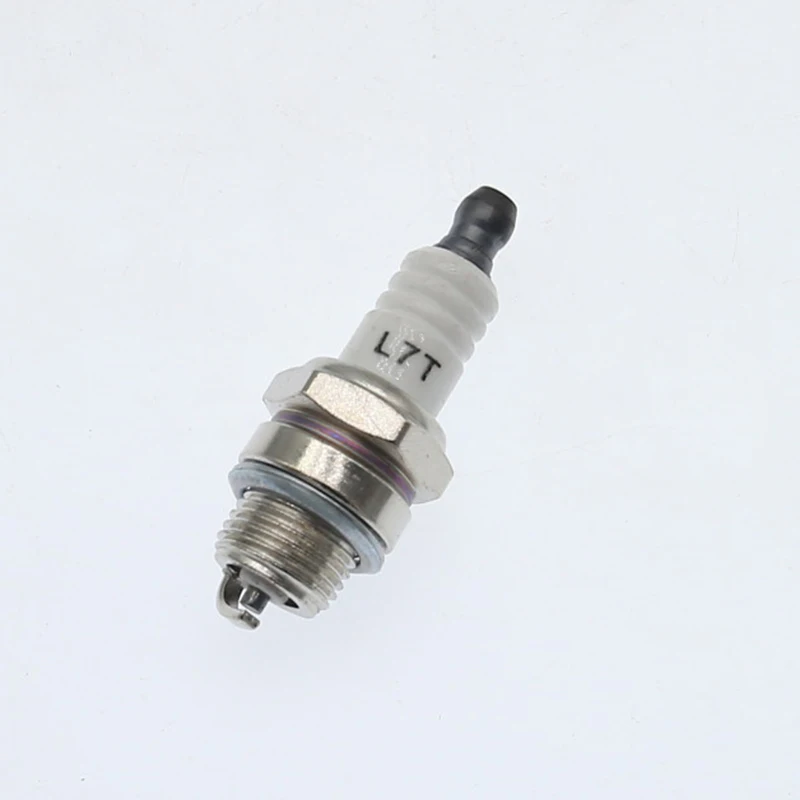 

Three-sided Pole Spark Plug L7T 2 Stroke Electrode Gasoline Chainsaw Brush Cutter Engine 2500 3800 4500 5200 Replace Accessories