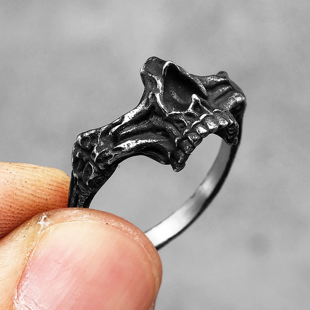 Bridge of Nose Skull Men Rings Stainless Steel Women Jewelry Punk Gothic Rock Vintage Black Fashion Accessories Gift