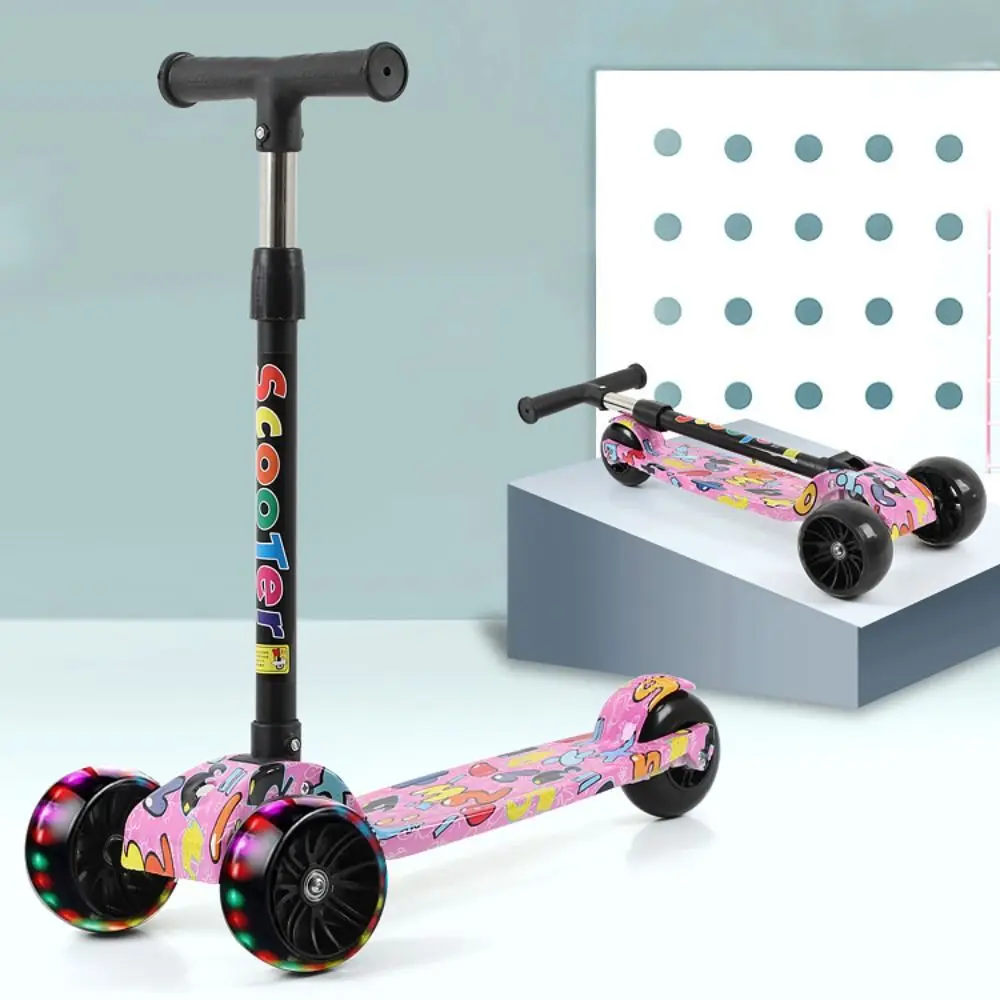 Scooter pieghevole per bambini Pedali allargati ad altezza regolabile Scooter per bambini con ruote flash Monopattini pieghevoli leggeri