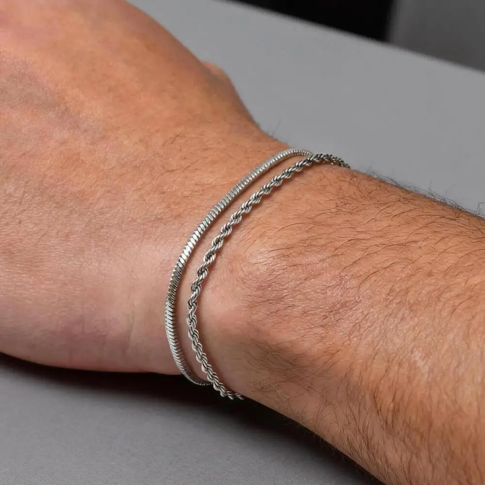 2 Stück Edelstahl-Kettenarmband für Männer und Frauen, wasserdichtes, silberfarbenes, dünnes Kettenarmband, trendiges Unisex-Metallketten-Geschenk