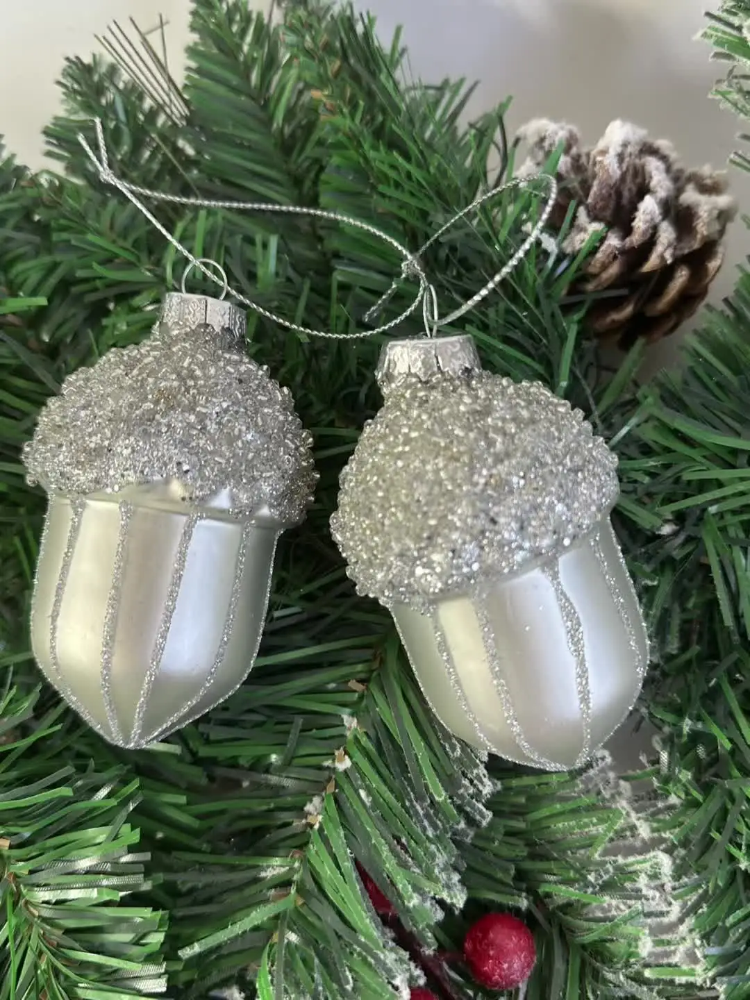 24pz Palline Natale Decorative, Ornamenti Natalizi Infrangibili da 3cm di Diametro Palline Decorative in Plastica da Appendere per Mini Decorazioni