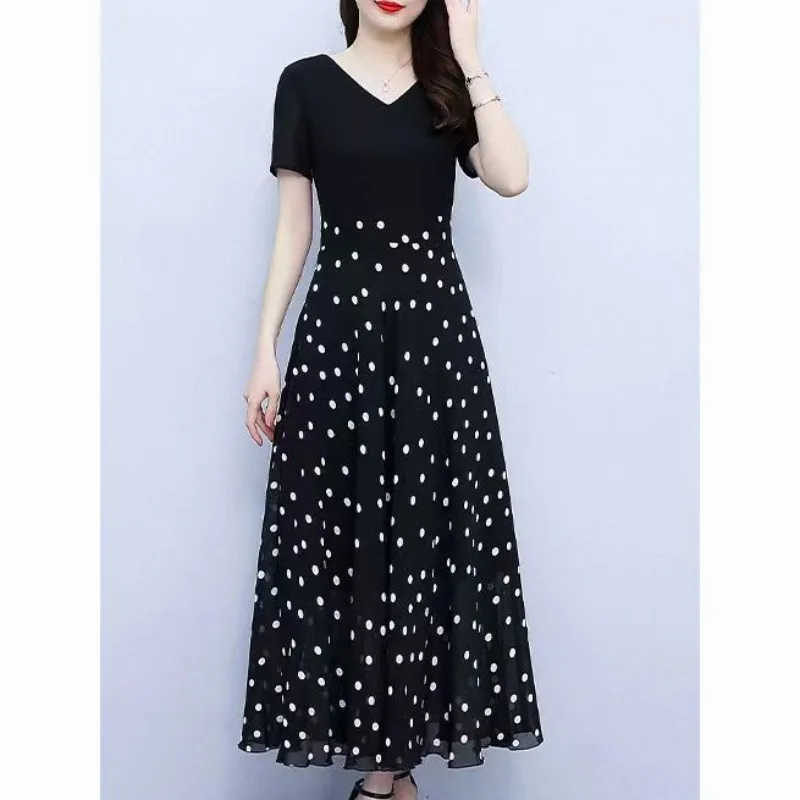 

Women's 2024 Summer New Pullover V-Neck Splicing Slim Fit Elegant Skin Covering and Fashionable Korean Style Waist Pulling Dress