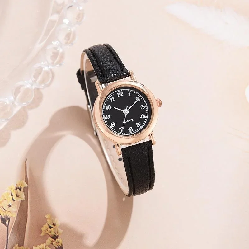 Classic Women's Casual Quartz Leather Band Strap Watch New Round Analog Clock Wrist Watches Designer Watches 4