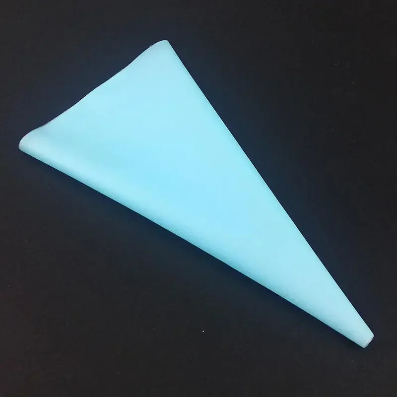 Piping Tips with 1 Coupler Silicone Pastry Piping Bag Stainless Steel Ruffle Nozzles Icing Tips Set 10pcs