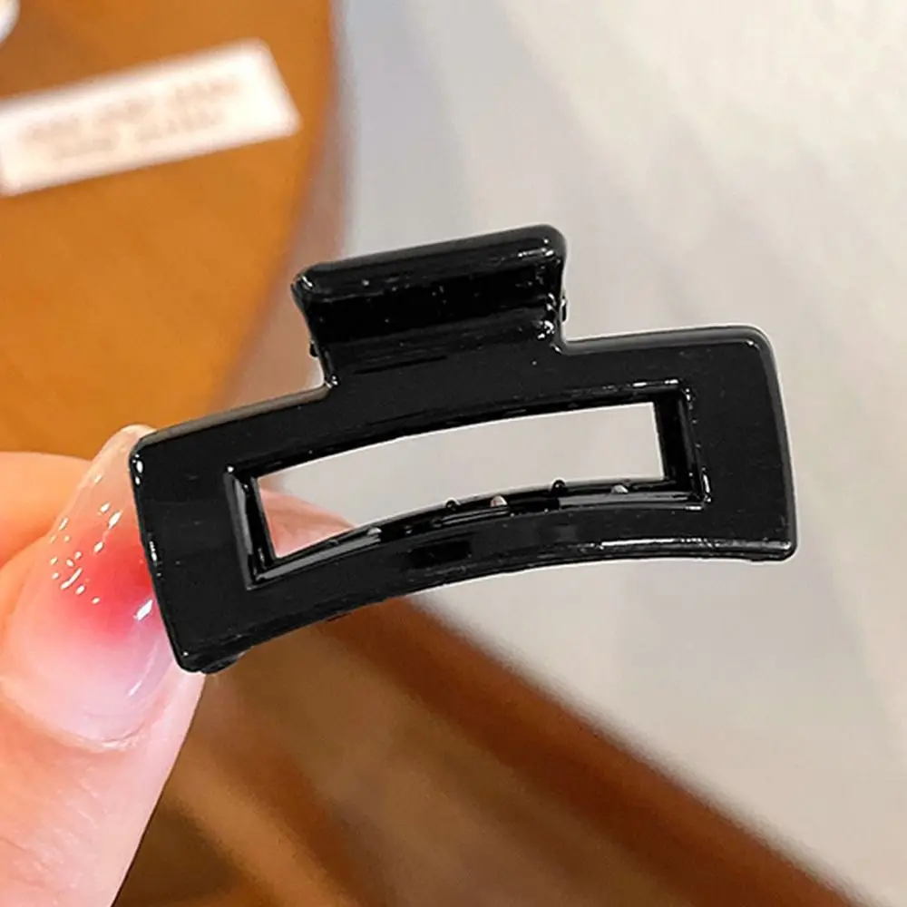 Elegante Kunststoff transparente Hai Clip kleine koreanische Stil Mini Haar klaue Haars pangen einfache hohle Haars pange Party – Detail 4