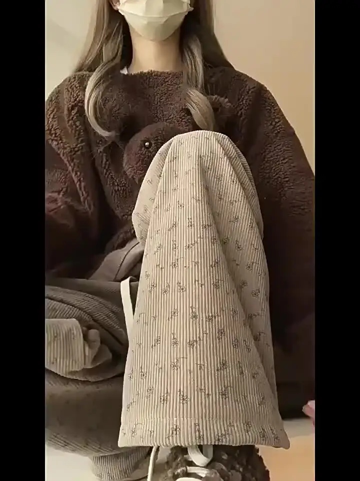 Вельветовые широкие брюки зимние утепленные драпированные с высокой талией и