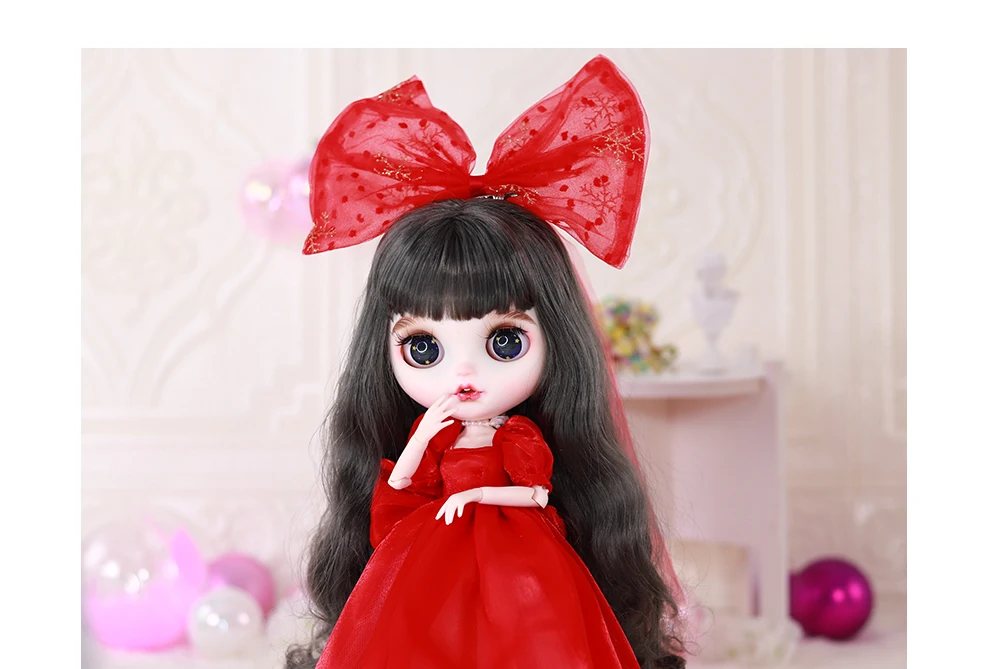Neo Blythe Doll with Black Hair, White Skin, Matte Smiling Face & Custom Jointed Body 3