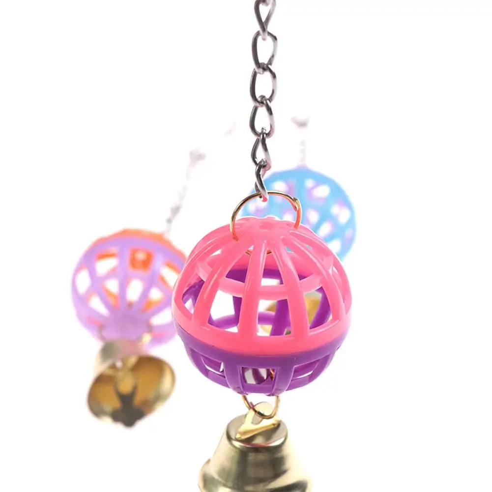 Cute Parrot Birds Toy Two-Color Bell Sounding Hanging Swing Ball Rattle For Climbing Biting Chewing Pet Supplies (Random Color)