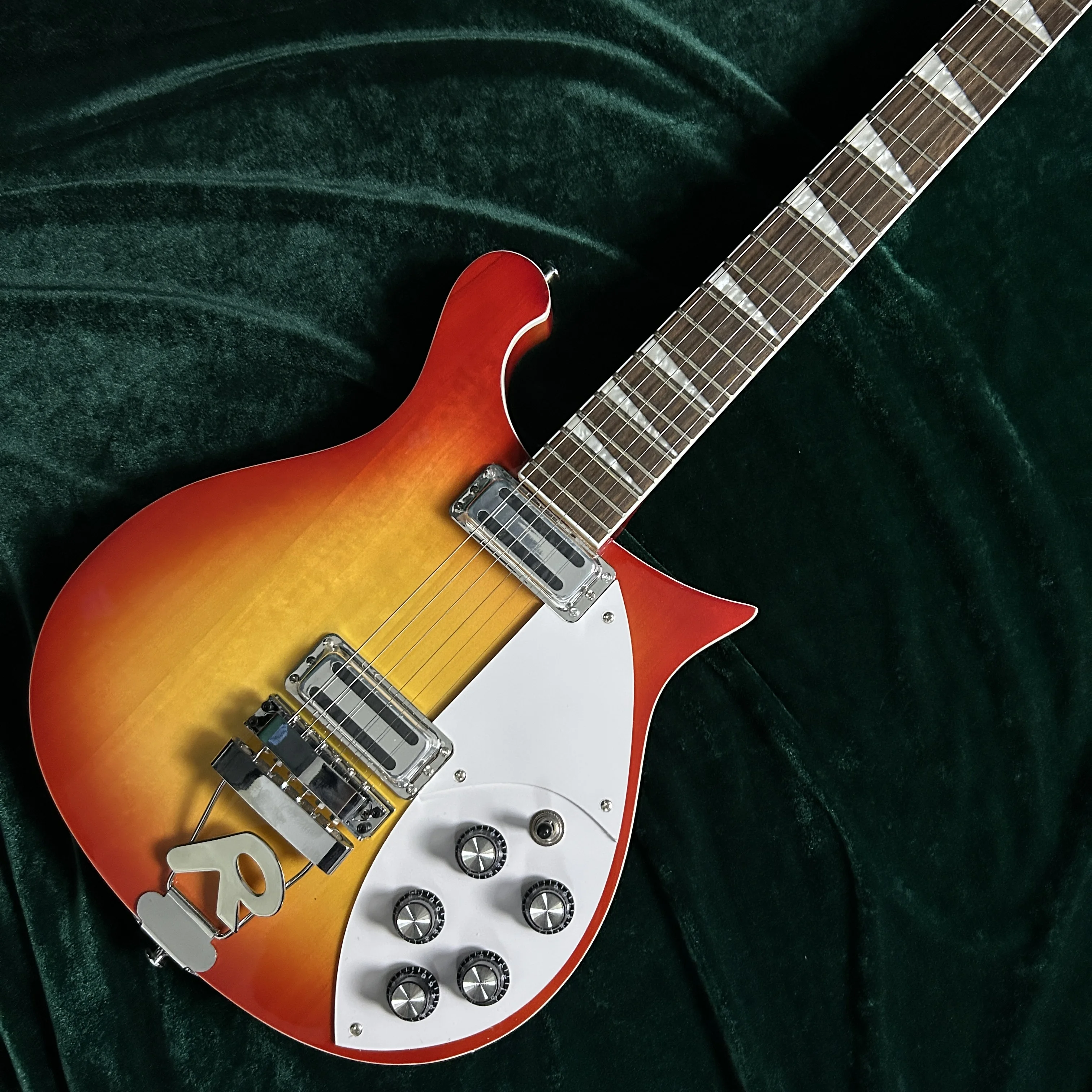 Chitarra Elettrica Rickenbacker, Sistema Tremolo, Colore Cherry Sunburst, Corpo In Mogano, Guitarra A 6 Corde, Nave Libera
