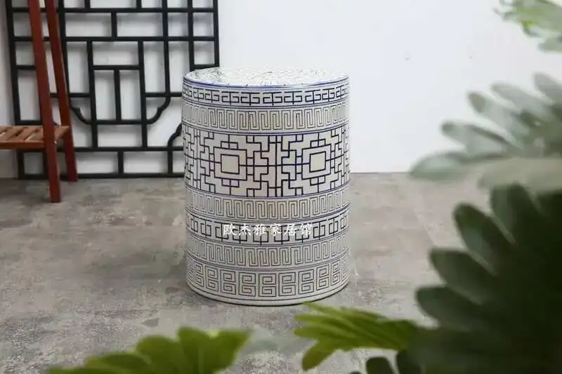 White Porcelain and Drawn Blue Shoe Hand Changing Stool Ceramic Drum Bathroom Neoclassical Imitation Sitting Stool Low Round