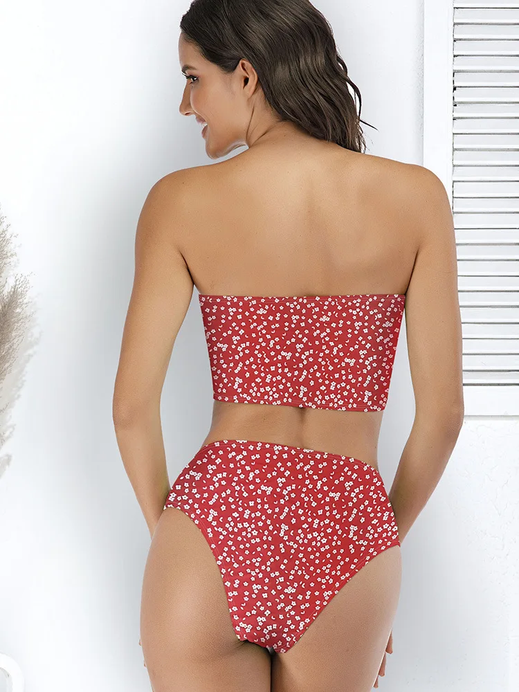 Рисунок 3 - Купальник-бикини с цветочным принтом и высокой талией