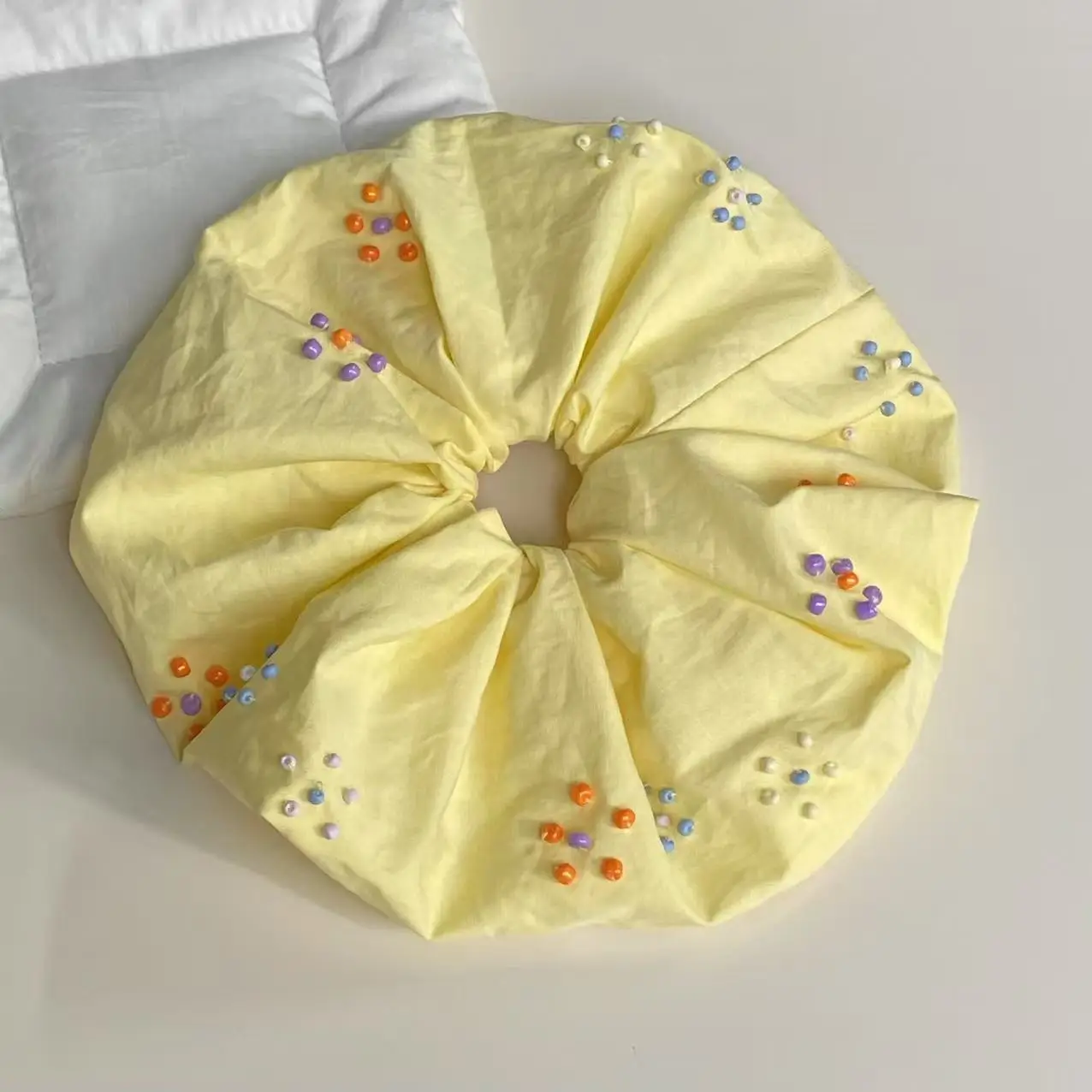 1PC Yellow Beaded Scrunchie, Colorful Pearl - Decorated Hair Tie, Chic Hair Accessory for Women, Perfect for Stylish Updos