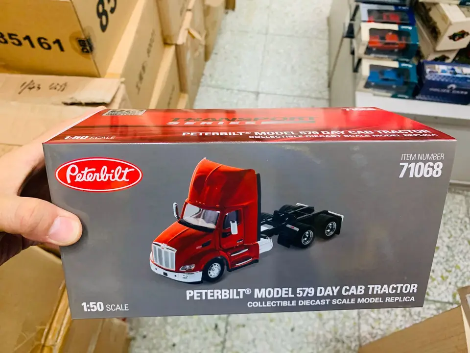 DIECAST MASTERS Camion Peterbilt 579 Rouge 1/50 Avec Remorque - Collection