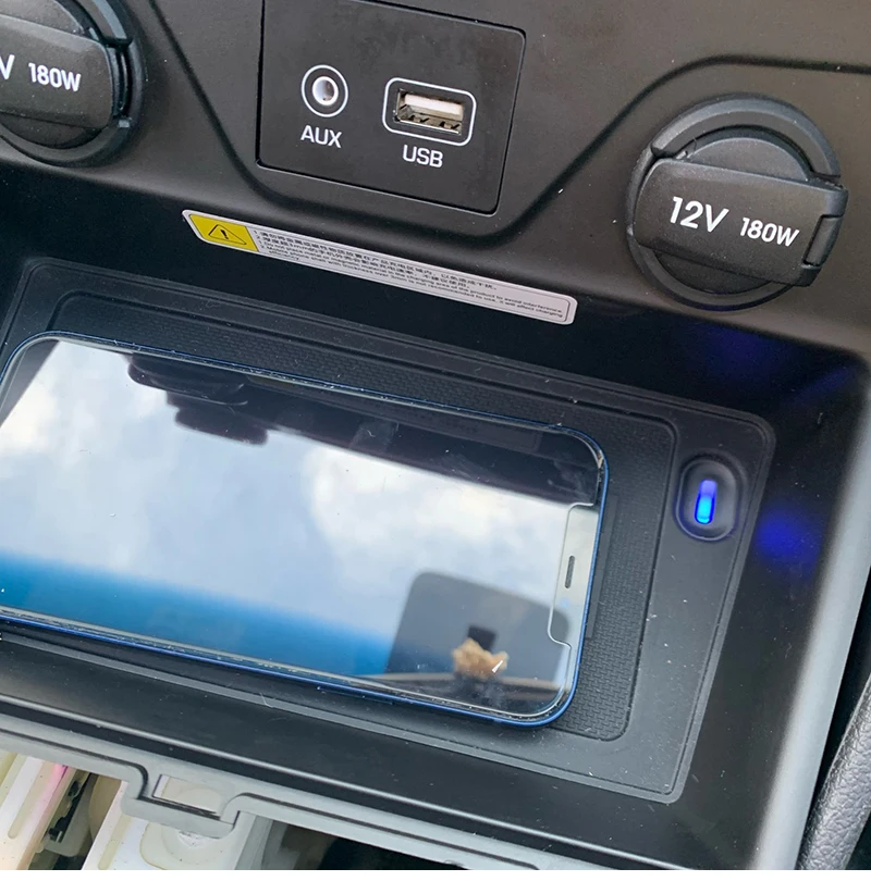 Car wireless charger for Hyundai Tucson 2015 2016 2017 2018 2019