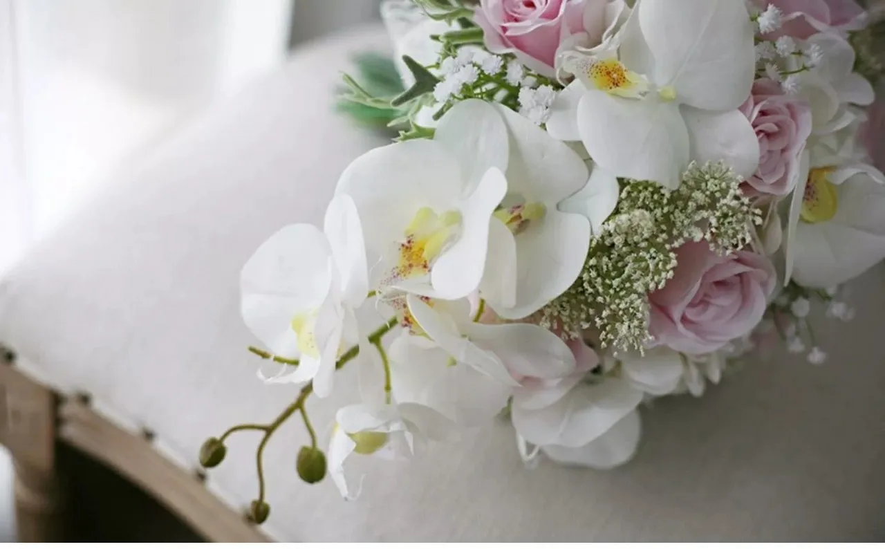White Orchid Wedding Brooch Bouquet Luxury Artificial Silk Flower Crystal Bride Waterfall Bouquet Dama Honor bride flower