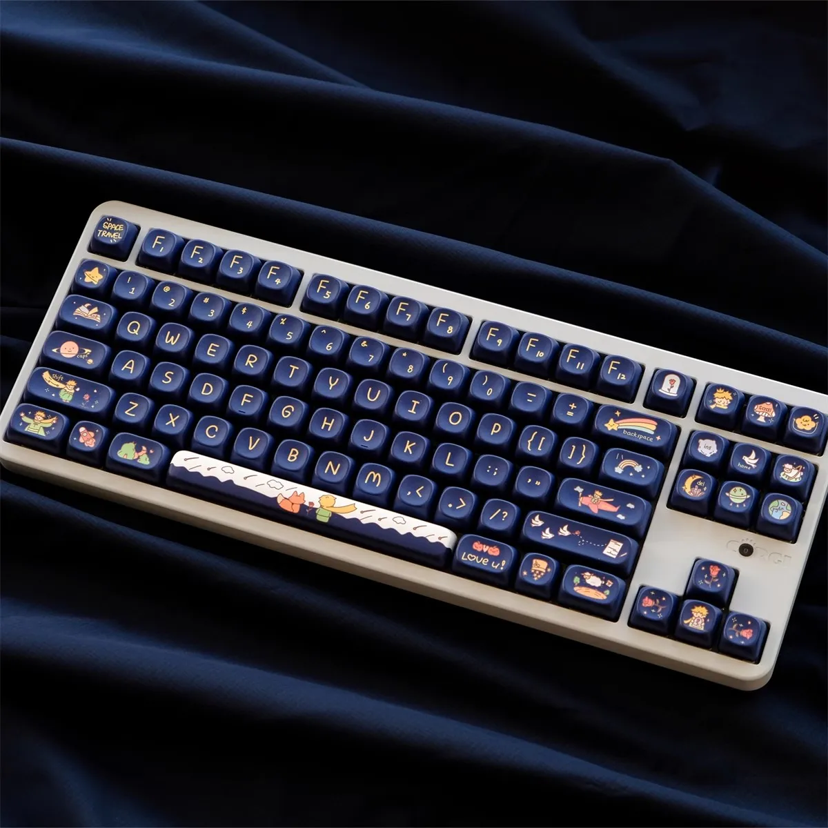 Conjunto de Keycaps Tema Little Prince Sublimação Dye Pbt Perfil Moa Xoa Keycap com Barra de Espaço 7u 1.5u Ctrl 1.75u 2u Shift Conjunto - Imagem 4