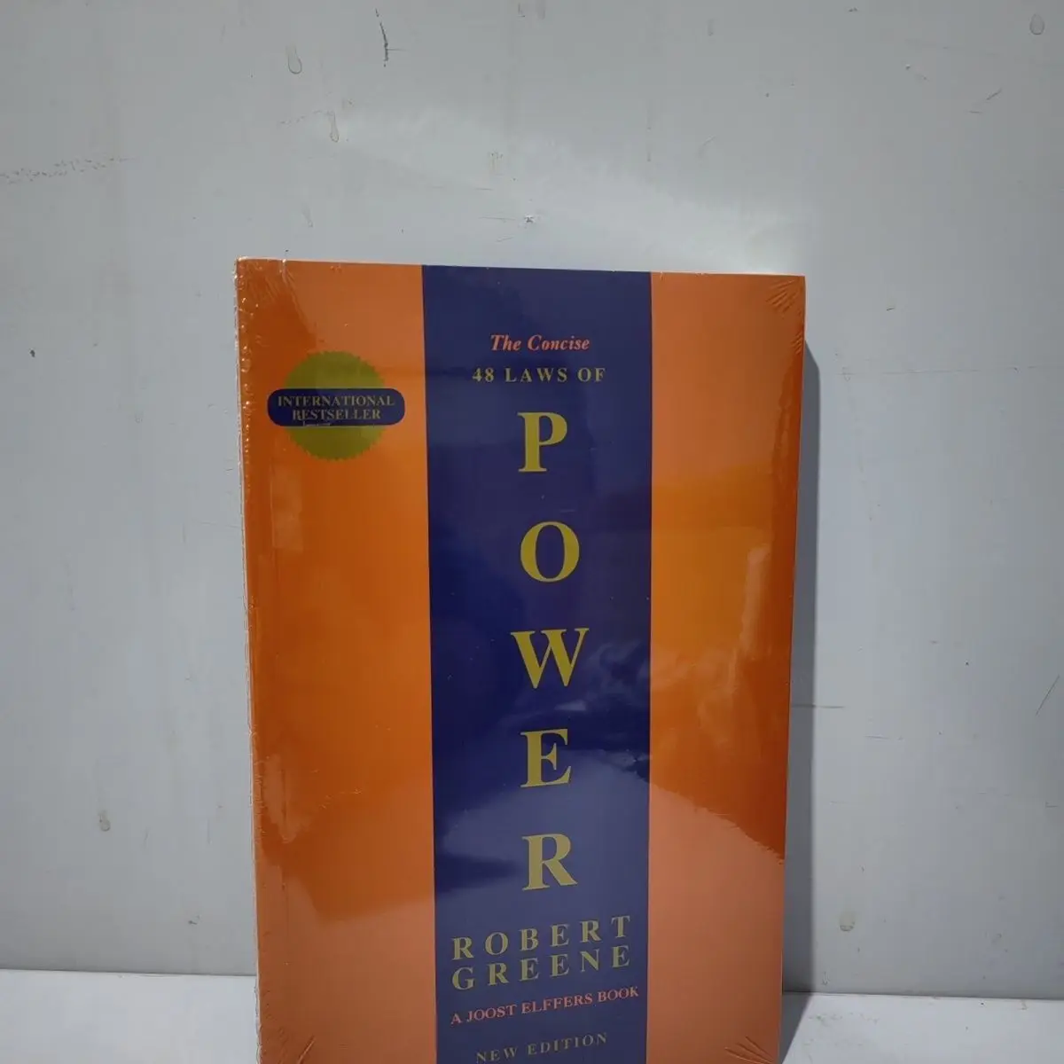 

The Concise 48 Laws of Power By Robert Greene Political Leadership Political Philosophy Motivation Paperback Libros Livros