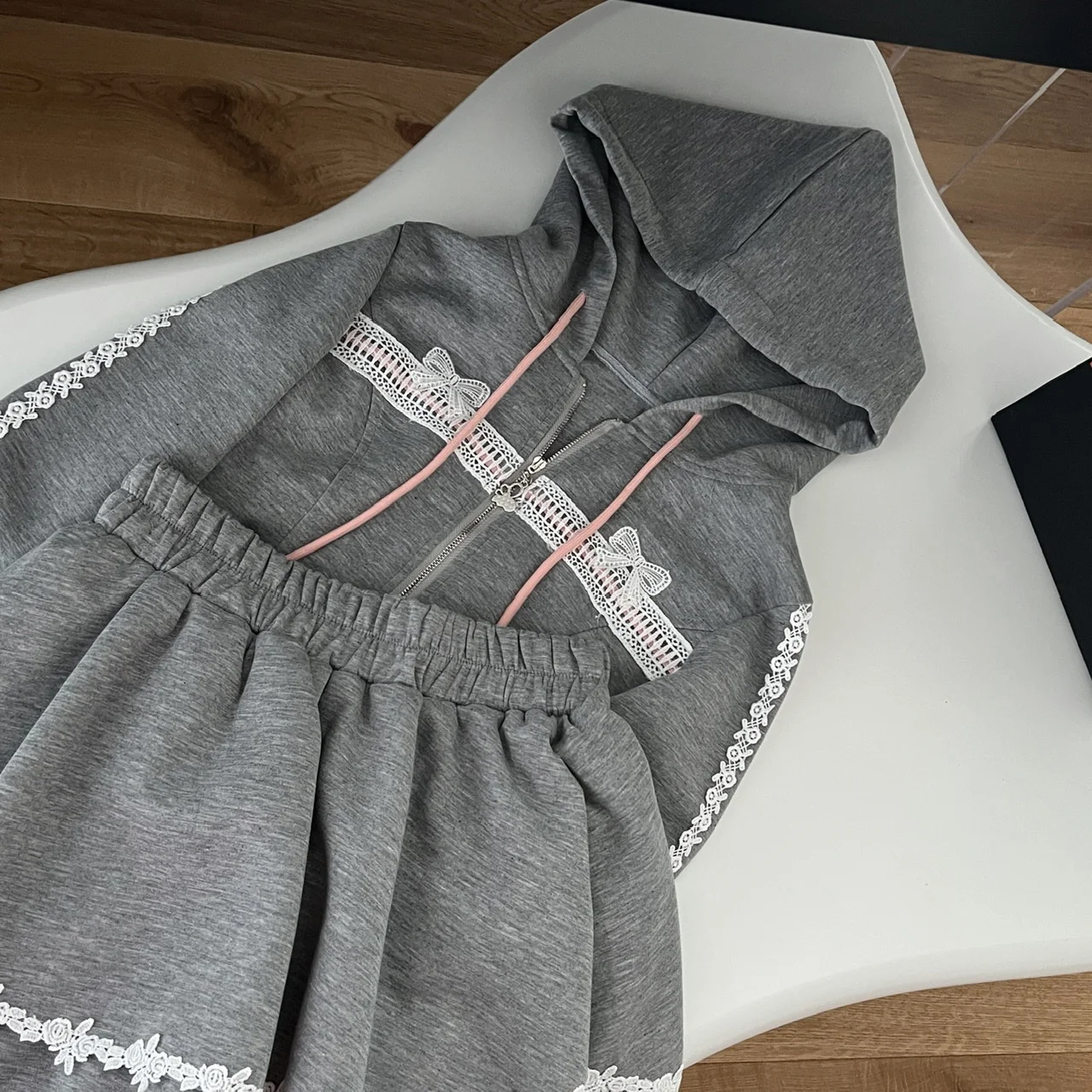 Conjunto de chándal de 2 piezas Y2K para mujer, con capucha y cremallera, abrigo ajustado con retazos de encaje y volantes, minifalda, moda coreana de otoño, conjuntos sólidos