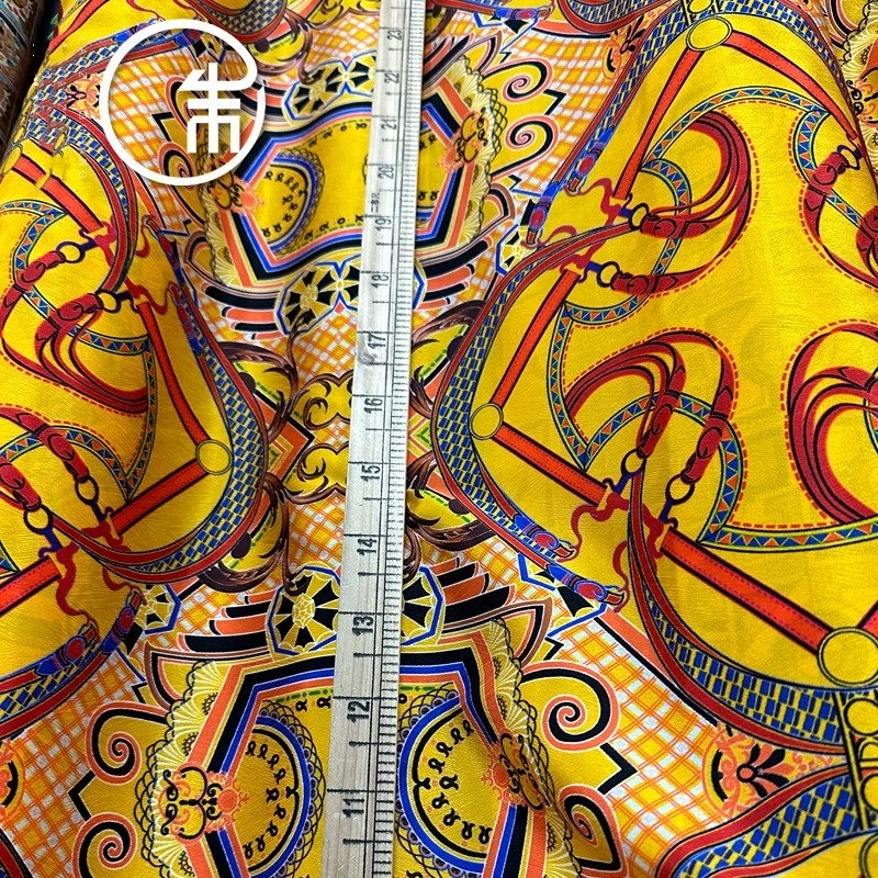 

Yellow Palace Style Chain Pattern High End Silk Mulberry Silk Fabric Fabric Heavyweight Herringbone Pattern Skirt Satin Material