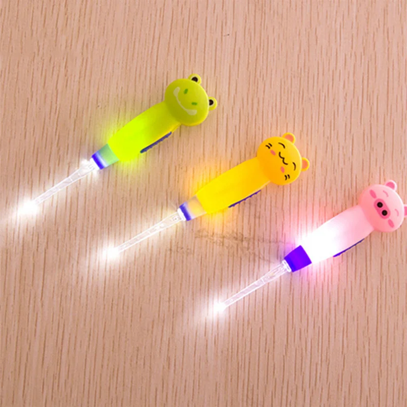 Tondiamo 4 piezas para niños de la cera del oído de la luz LED de los niños  removedor de cera de oído, herramienta iluminada con LED para quitar cera,  pinzas para el