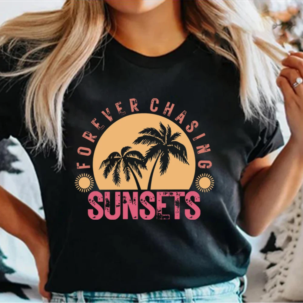 

Forever Chasing Sunsets T-shirt Retro Summer Shirt Retro Beach Shirts Tropical Tee Aesthetic Summer Trendy Short Sleeves Top