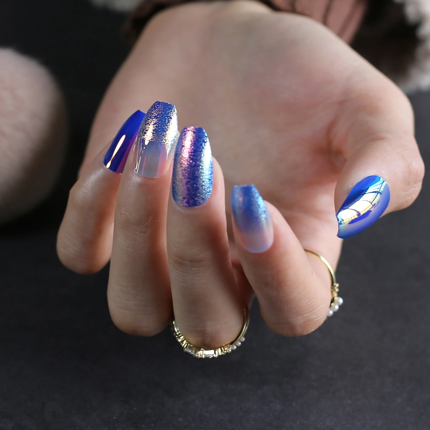 Ongles En Gel Bleu Marine Et Argent