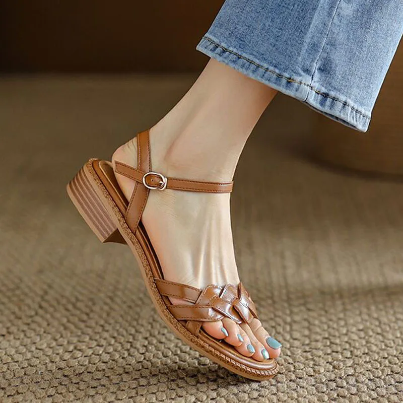 Women's French Style Hollow Out Design Low-heel Retro Roman