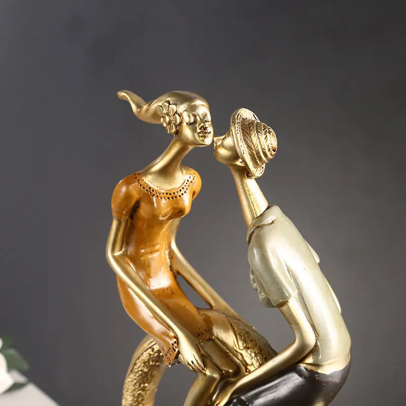 

Creative European Couple Small Ornaments Home Living Room Wine Cabinet TV Cabinet Partition Decorations