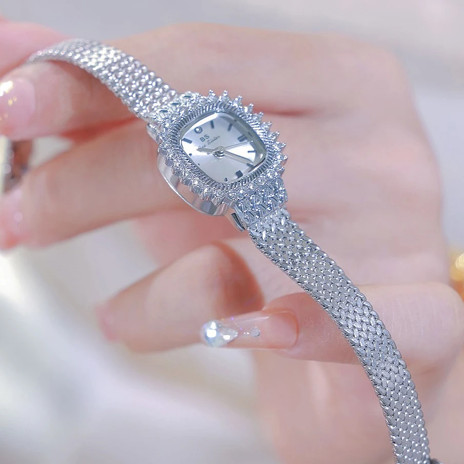 Women's Luxury Crystal Bracelet Watches Fashion Retro Gold Silver Ladies Quartz Wristwatch Mesh Alloy Female Watch Small women watches electronic watch