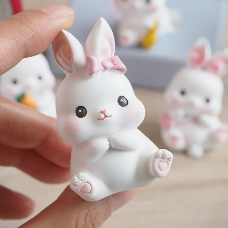 Vente en gros Polyrésine artisanale lapin Figurines drôle lapin petit  mignon Décoration de jardin - Chine Décoration et Décoration de bureau prix